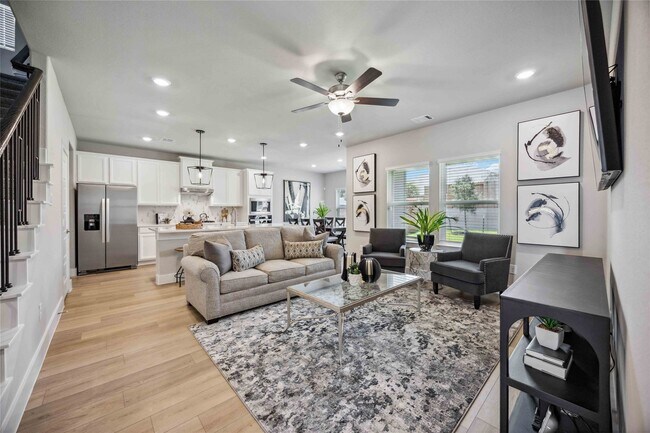 Building Photo - 6923 California Black Oak Dr