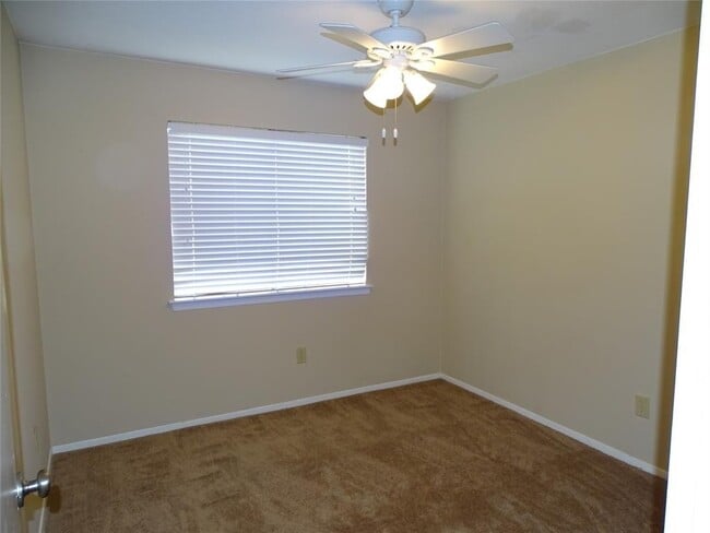 Building Photo - 7247 Barton Oaks Dr