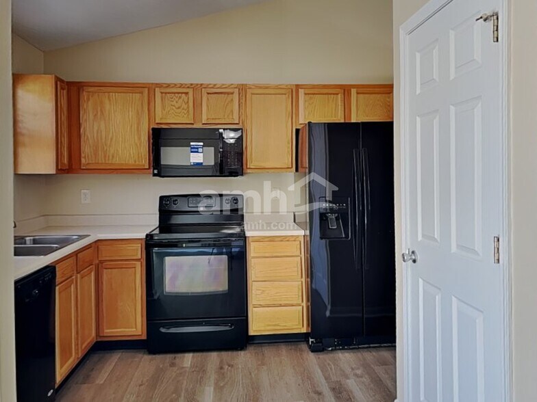 Building Photo - 1632 Raintree Ct