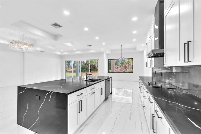 Building Photo - 11921 Fort King Hwy