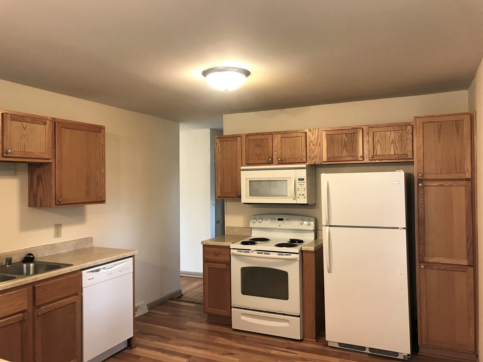 Building Photo - 1305 Temkin Ave