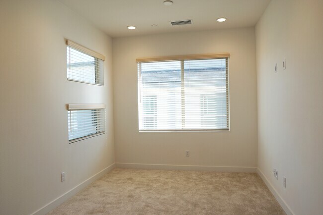 Building Photo - 74371 Nichols Dr