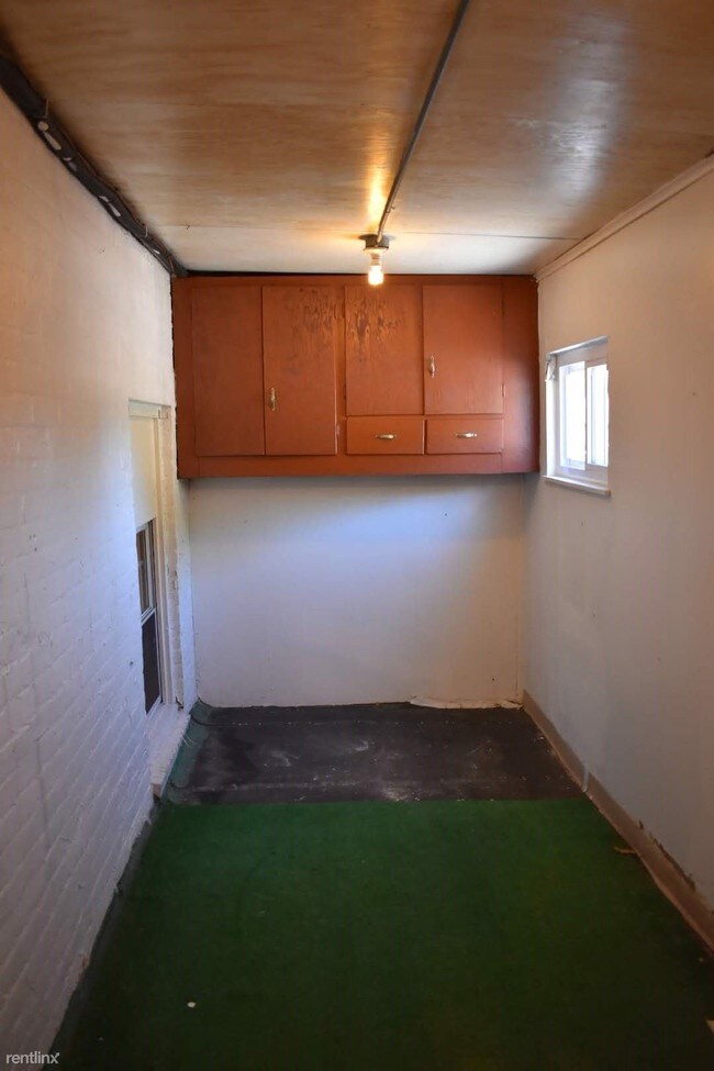 Building Photo - 2 br, 1 bath Apartment - 47 Bates Street #2