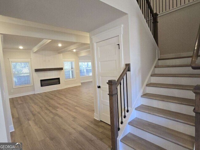 Building Photo - 440 Winding Rose Dr