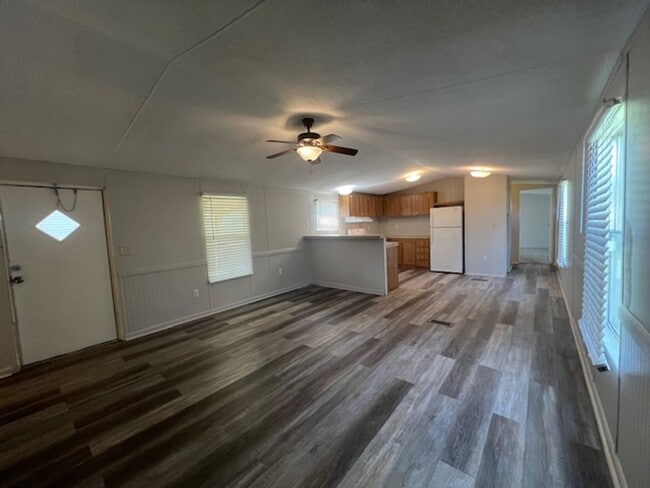 Building Photo - Don't Wait, Call Today