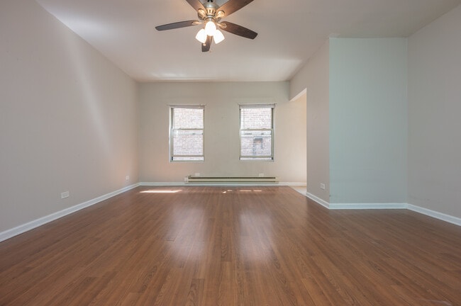 Building Photo - 5511 N Kenmore Ave