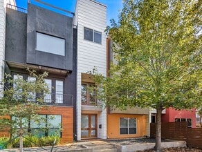 Building Photo - 444 Oxford St