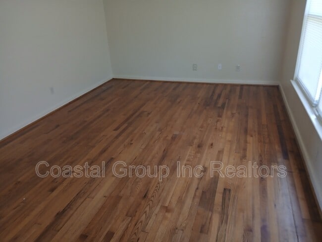 Building Photo - 5605 Westbury Rd