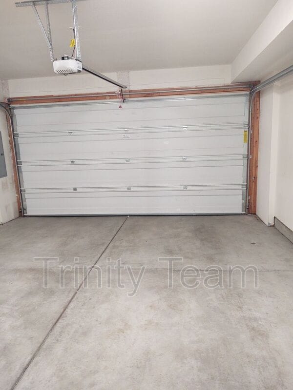 Building Photo - 4100 E Iliff Ave