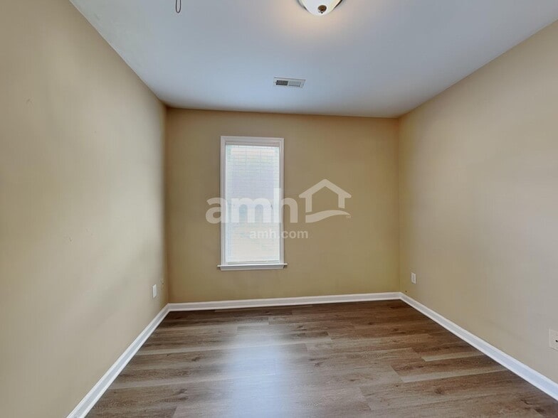 Building Photo - 10 Oleander Point