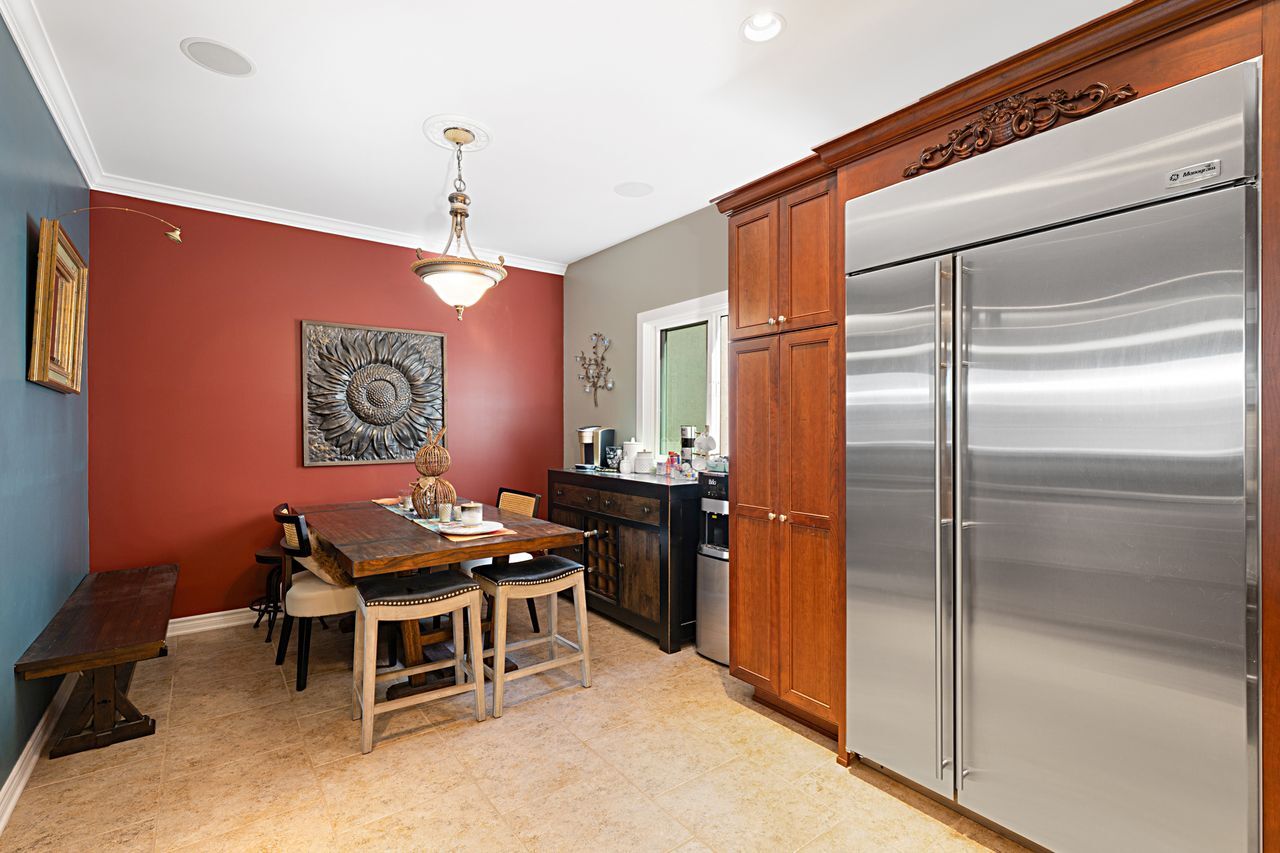 Building Photo - 8172 Manitoba St