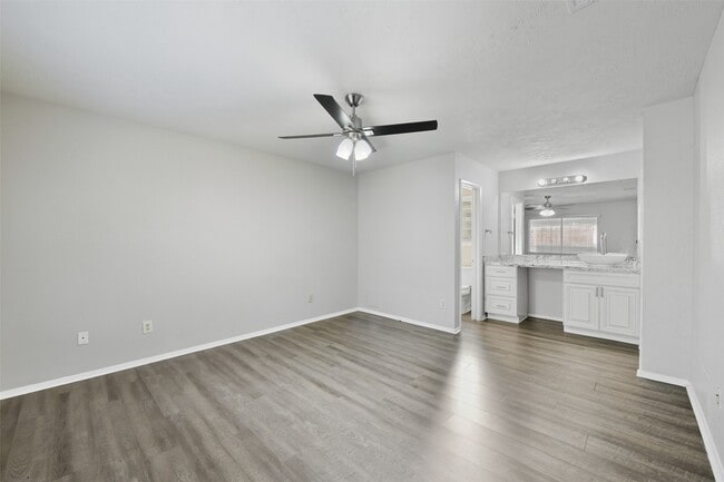 Building Photo - 2822 Forest Point Dr