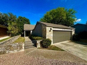 Building Photo - Creekside Home