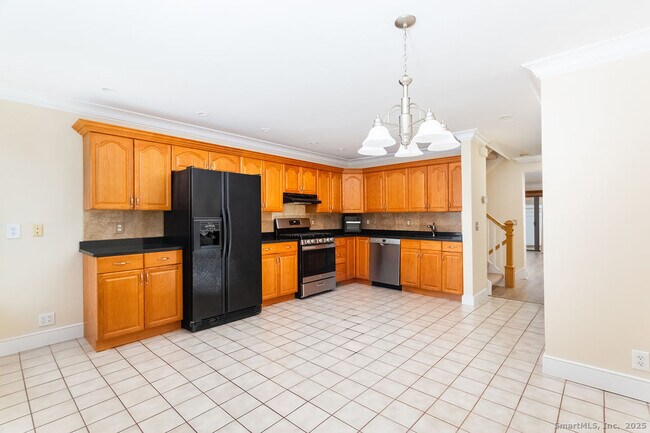 Building Photo - 13 Lawson Ln