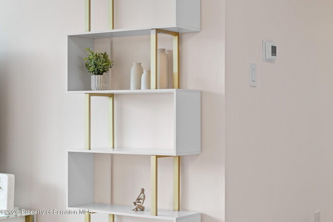 Building Photo - 220 Linden St