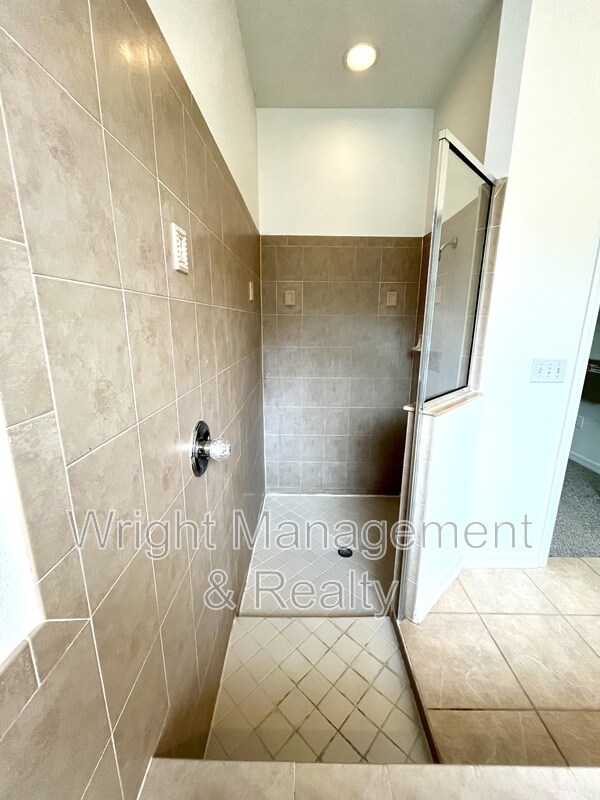 Building Photo - 15902 Cedar Elm Terrace