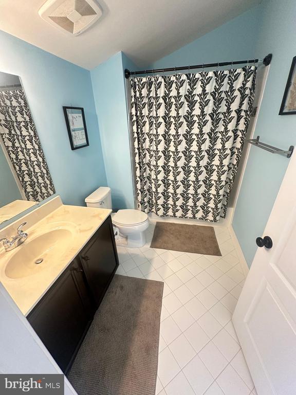 Building Photo - 4512 Grazing Way