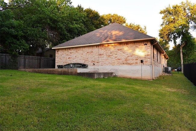 Building Photo - 2904 Allison Dr