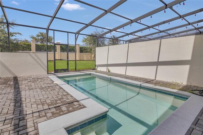 Building Photo - 2406 Dubai St