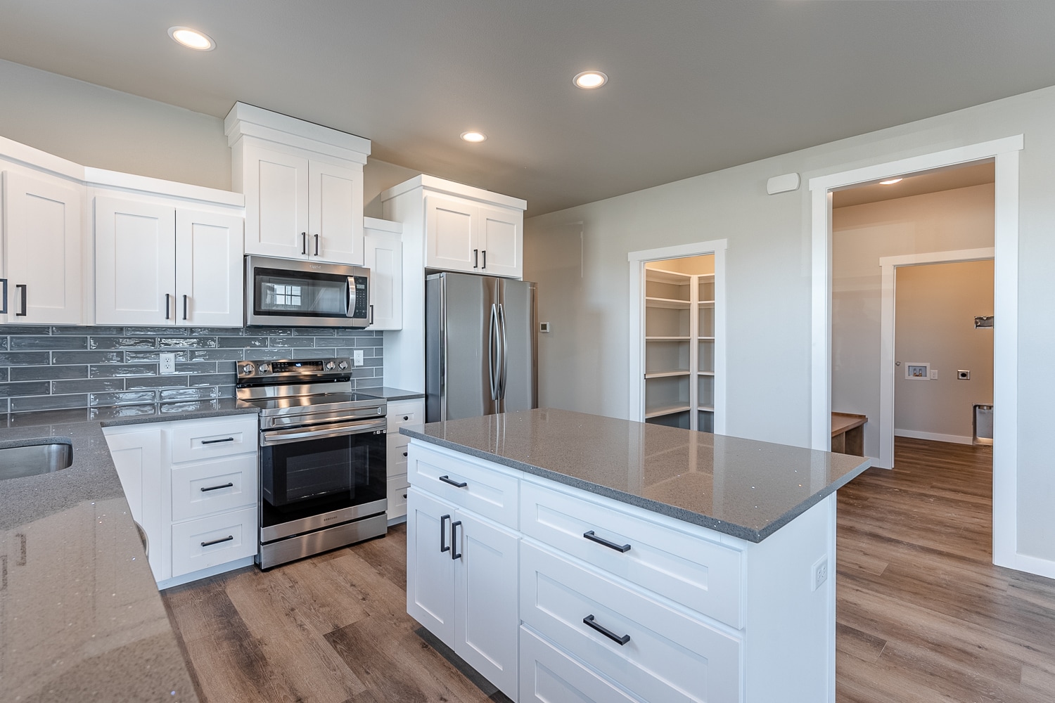 Building Photo - 4075 Quinn Dr NE