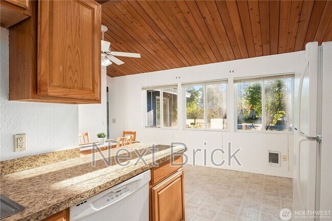 Building Photo - 20817 3rd Ave W