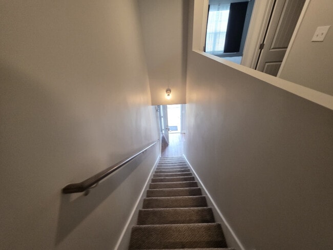 Building Photo - 541 New S Dr