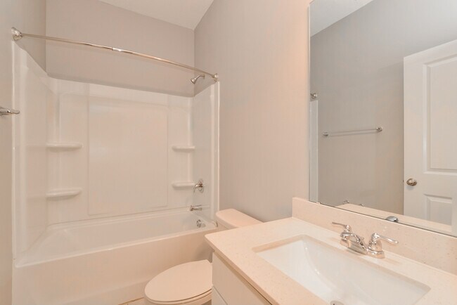 Building Photo - 2832 Granville Dr