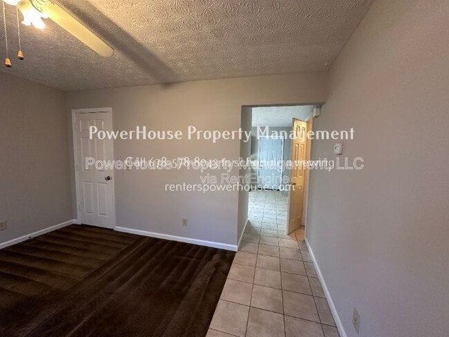 Building Photo - 502 Oakwood Ct