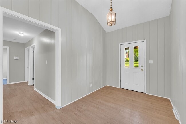 Building Photo - 1183 Romayne Dr