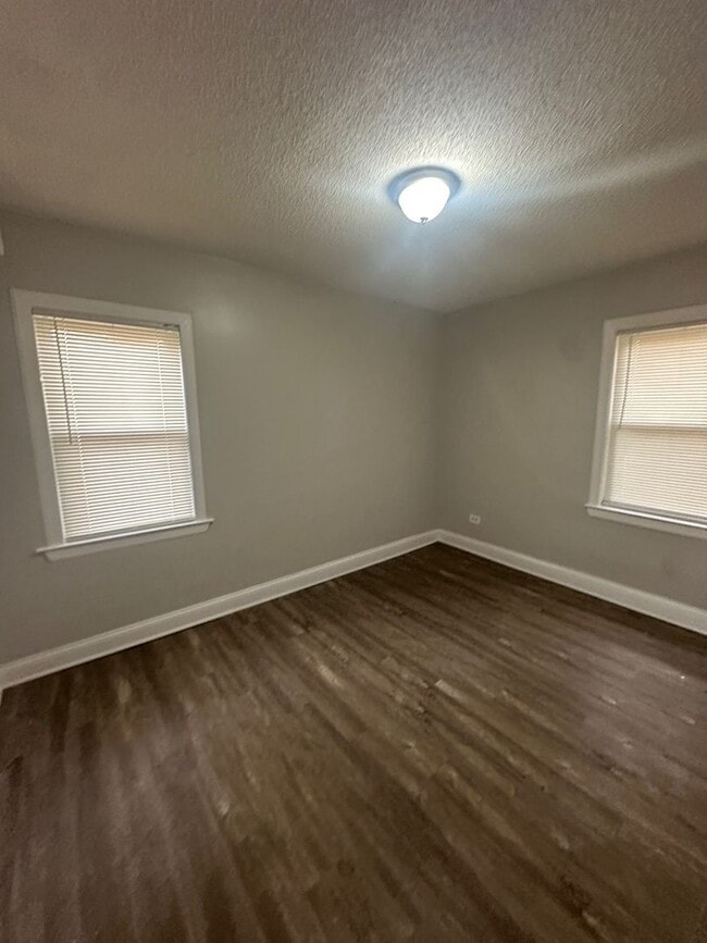 Building Photo - Welcome Home