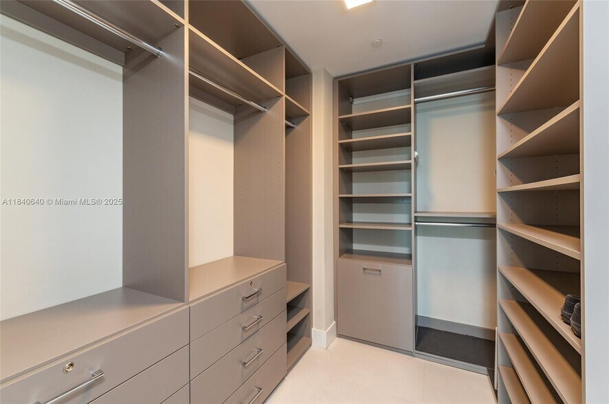 Building Photo - 1080 Brickell Ave