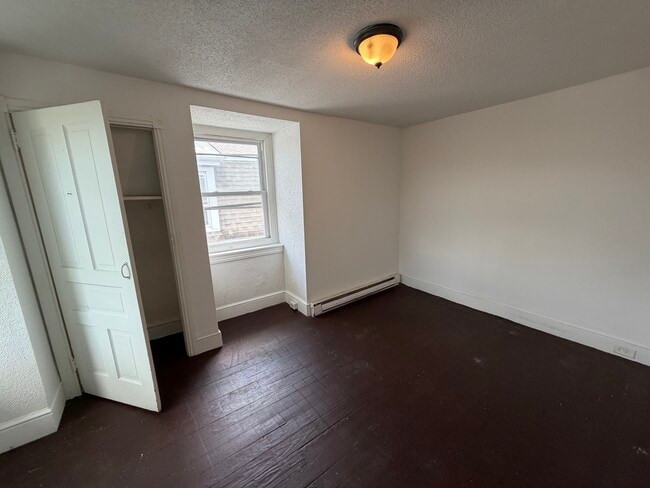 Building Photo - 639 Haws Ave