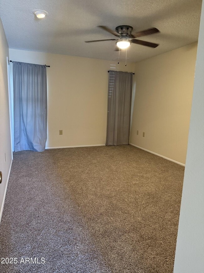Building Photo - 9338 W Glen Oaks Cir N