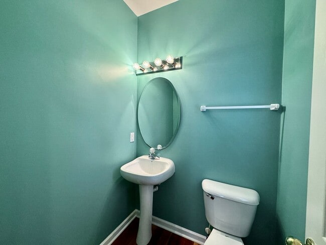 Building Photo - Beautiful 3 Bedroom Duplex by the Beach! A...