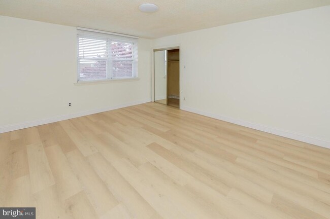 Building Photo - 2019 S Etting St