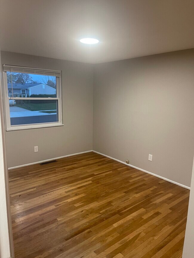 Building Photo - 3481 Reaver Ave