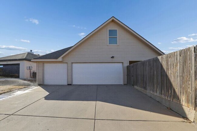 Building Photo - 7403 Kodiak Ave