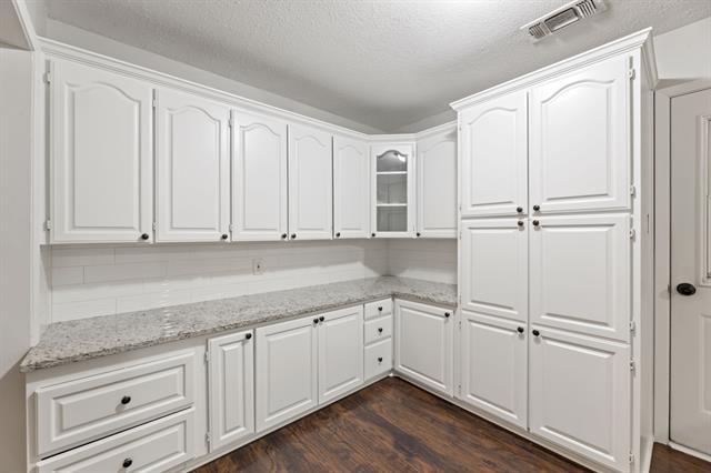 Building Photo - 8009 Northbrook Dr