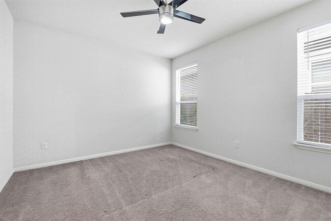 Building Photo - 10221 Forest Grove Dr