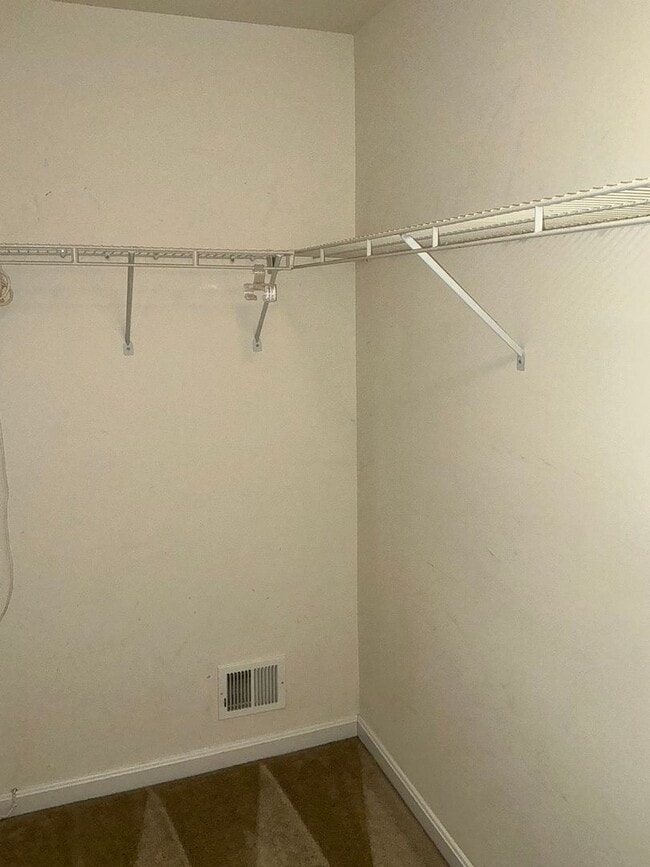 Building Photo - Very well maintained 3BR 2.5BA 3 level townhome located in the Milestone Community of Germantown