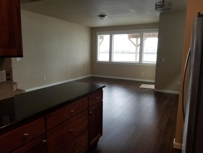 Building Photo - 903 King Dr