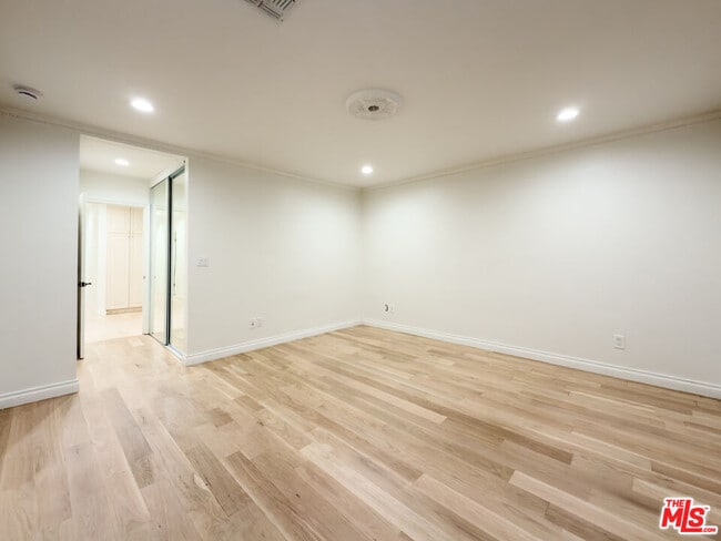 Building Photo - 1094 Garden Ln
