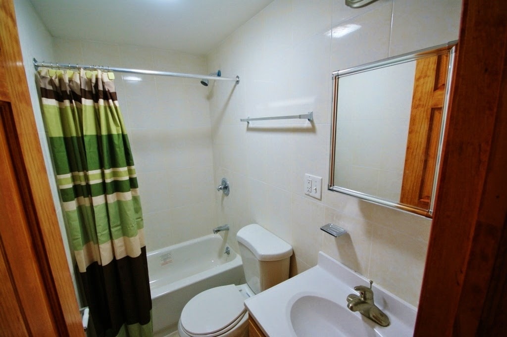 smallest bathroom - 451 51st St