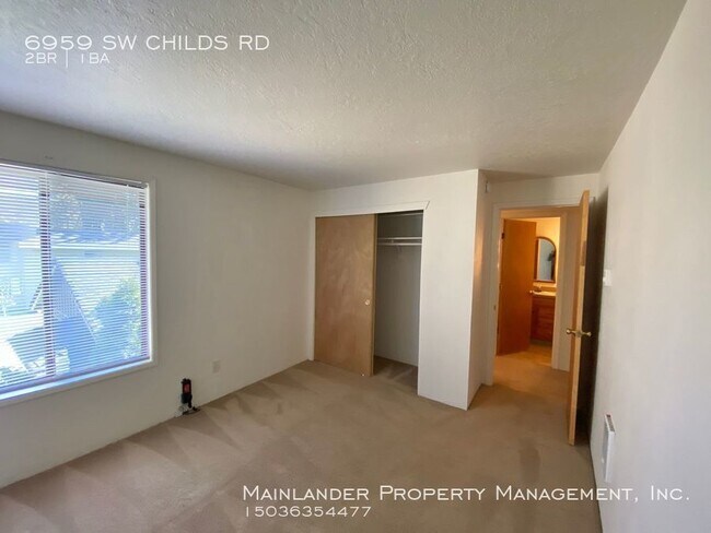 Building Photo - Pipers Run Upper Level Two Bedroom Condo