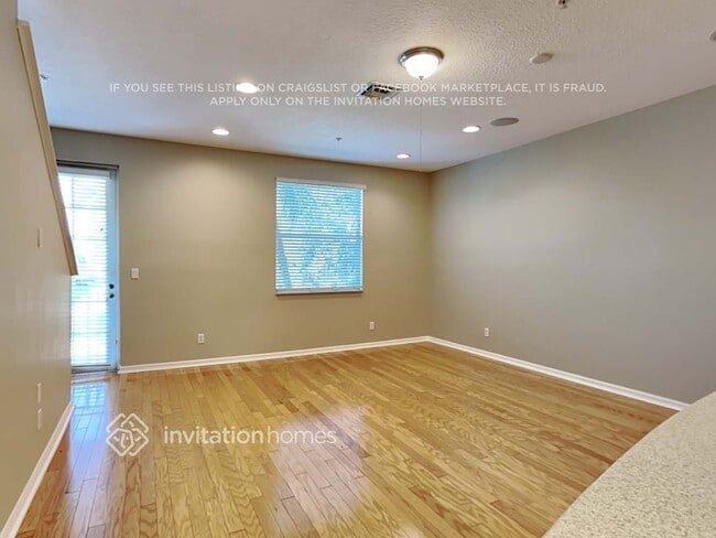 Building Photo - 4119 Parkside Dr