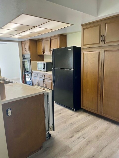 kitchen - 6165 Del Paso Ave