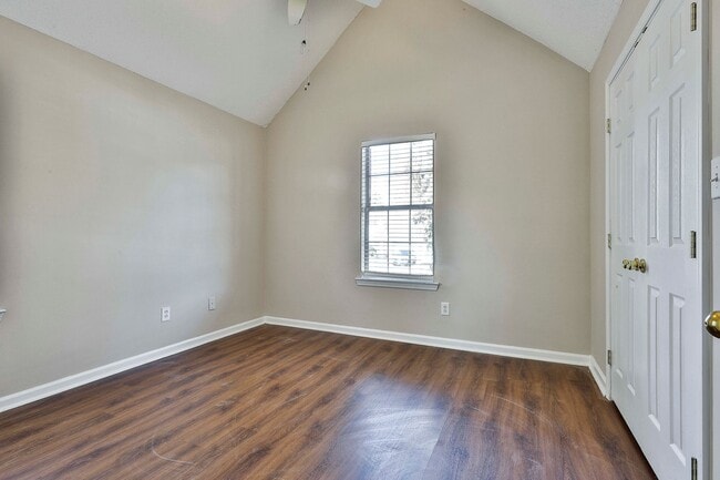 Building Photo - 3Bed/2Bath Home in McIntosh District under...