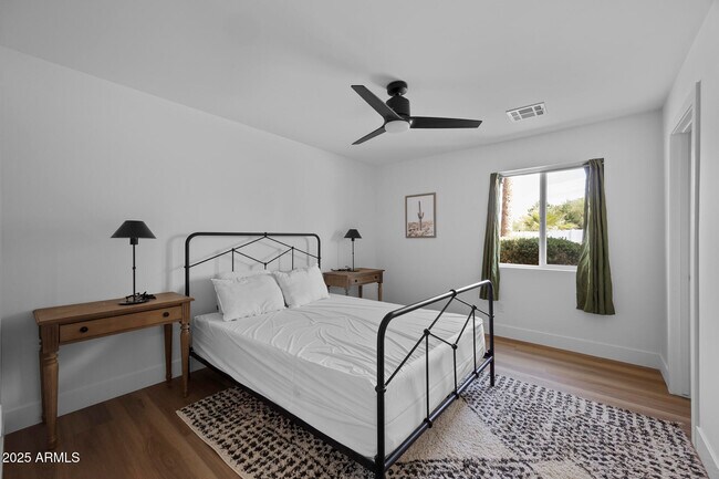 Building Photo - 10848 N 66th St