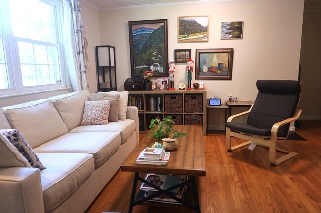 Building Photo - 9802 Brightlea Dr