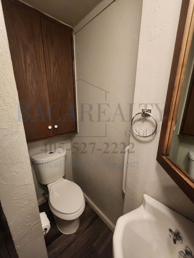 Building Photo - 1BR 1BA Apartment off of Main St, Purcell